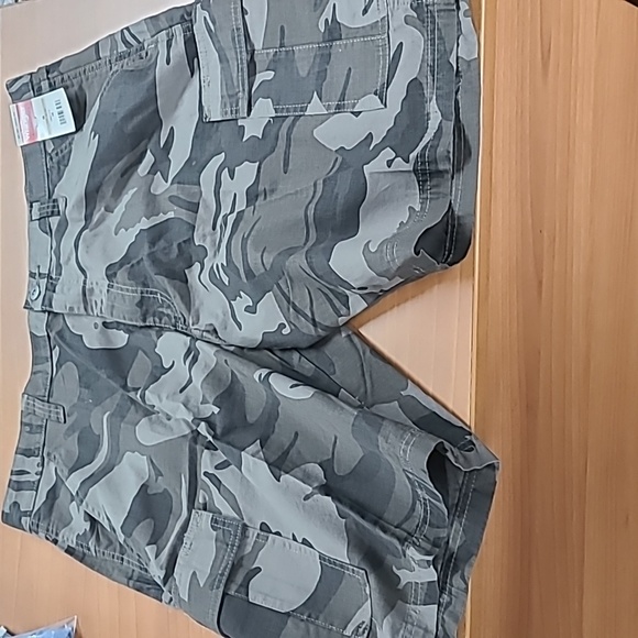 Wrangler Other - Wrangler authentic cargo shorts